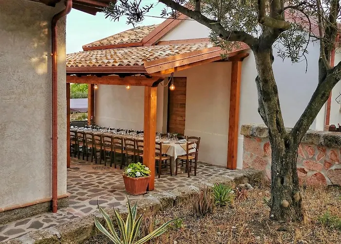 Alloggio per agriturismo Borgo Santa Lucia *