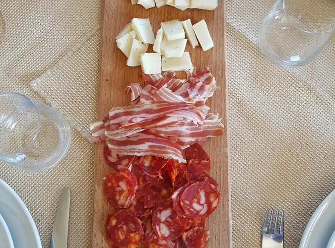 Alloggio per agriturismo Borgo Santa Lucia *