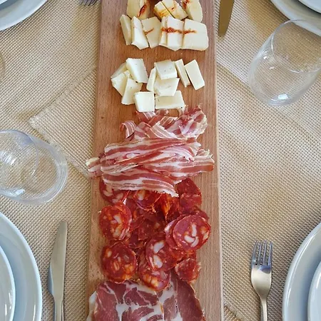 Alloggio per agriturismo Borgo Santa Lucia *