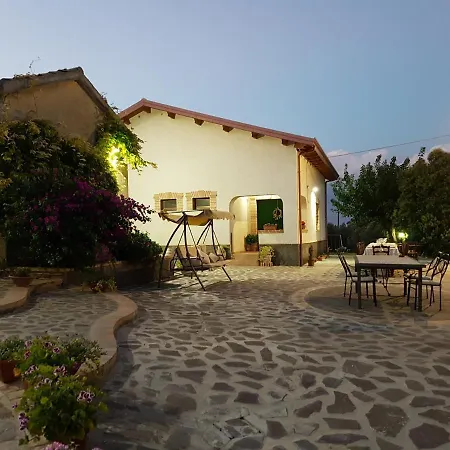 בית חווה Borgo Santa Lucia *